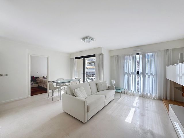 Appartement F2 à vendre - 2 pièces - 54.0 m2 - CANNES - 06 - PROVENCE-ALPES-COTE-D-AZUR - Century 21 Adhère Transactions