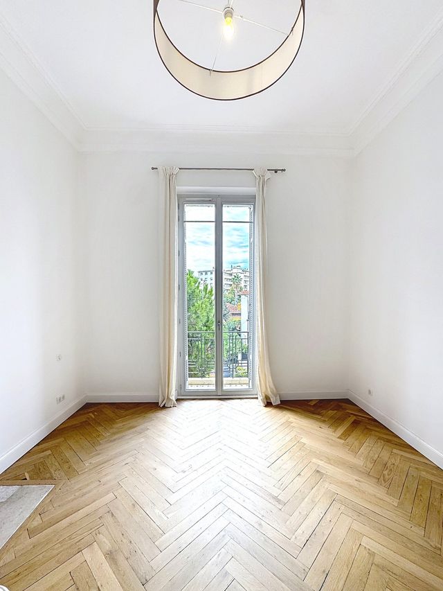 Appartement F4 à vendre - 4 pièces - 158.0 m2 - CANNES - 06 - PROVENCE-ALPES-COTE-D-AZUR - Century 21 Adhère Transactions