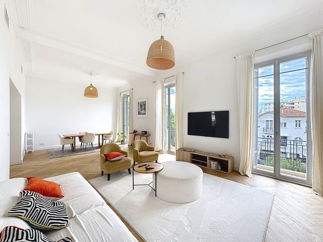 Appartement F4 à vendre - 4 pièces - 158.0 m2 - CANNES - 06 - PROVENCE-ALPES-COTE-D-AZUR - Century 21 Adhère Transactions