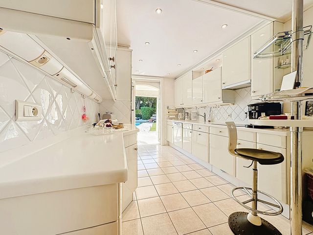 maison à vendre - 5 pièces - 230.0 m2 - CANNES - 06 - PROVENCE-ALPES-COTE-D-AZUR - Century 21 Adhère Transactions