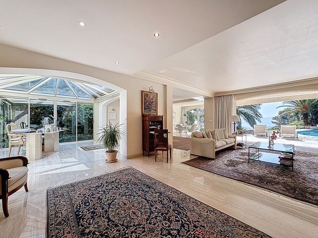 maison à vendre - 5 pièces - 230.0 m2 - CANNES - 06 - PROVENCE-ALPES-COTE-D-AZUR - Century 21 Adhère Transactions