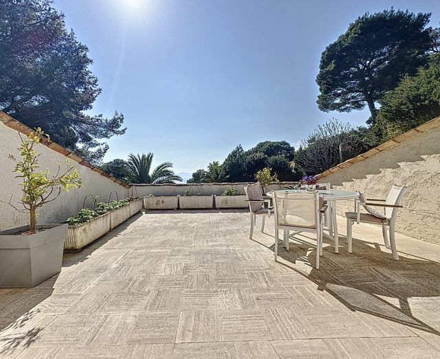 maison à vendre - 5 pièces - 230.0 m2 - CANNES - 06 - PROVENCE-ALPES-COTE-D-AZUR - Century 21 Adhère Transactions