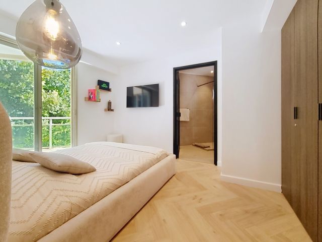 Appartement F3 à vendre - 3 pièces - 87.55 m2 - CANNES - 06 - PROVENCE-ALPES-COTE-D-AZUR - Century 21 Adhère Transactions