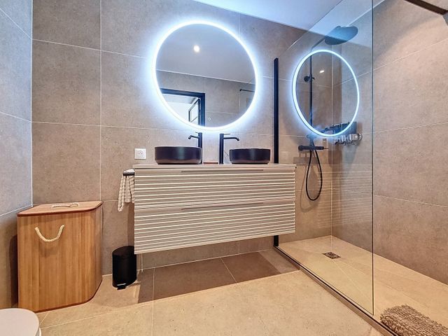 Appartement F3 à vendre - 3 pièces - 87.55 m2 - CANNES - 06 - PROVENCE-ALPES-COTE-D-AZUR - Century 21 Adhère Transactions