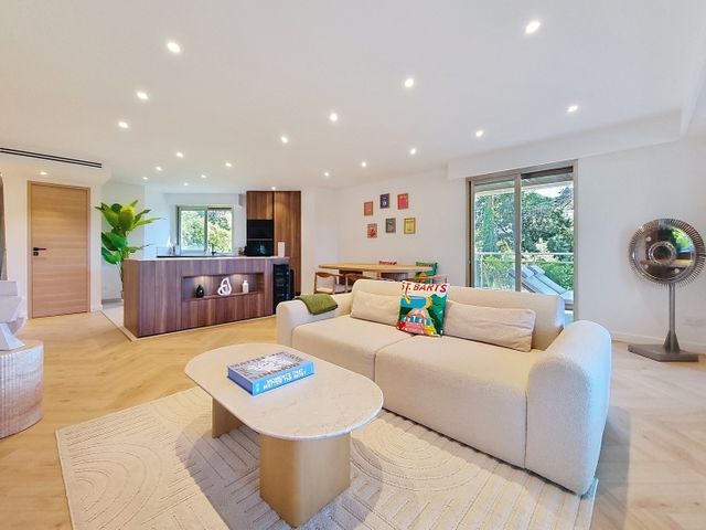 Appartement F3 à vendre - 3 pièces - 87.55 m2 - CANNES - 06 - PROVENCE-ALPES-COTE-D-AZUR - Century 21 Adhère Transactions
