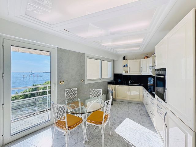 Appartement F4 à vendre - 4 pièces - 117.75 m2 - CANNES - 06 - PROVENCE-ALPES-COTE-D-AZUR - Century 21 Adhère Transactions