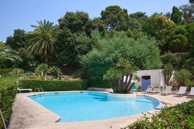 Appartement F5 à vendre - 5 pièces - 135.0 m2 - CANNES - 06 - PROVENCE-ALPES-COTE-D-AZUR - Century 21 Adhère Transactions