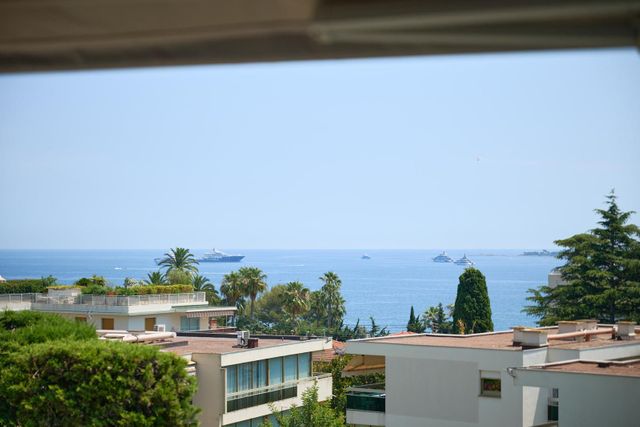 Appartement F5 à vendre - 5 pièces - 135.0 m2 - CANNES - 06 - PROVENCE-ALPES-COTE-D-AZUR - Century 21 Adhère Transactions