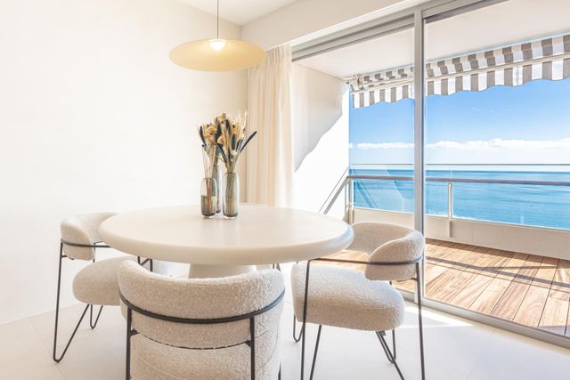 Appartement F3 à vendre - 3 pièces - 80.01 m2 - CANNES - 06 - PROVENCE-ALPES-COTE-D-AZUR - Century 21 Adhère Transactions