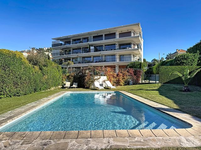 Appartement F4 à vendre - 4 pièces - 135.0 m2 - CANNES - 06 - PROVENCE-ALPES-COTE-D-AZUR - Century 21 Adhère Transactions