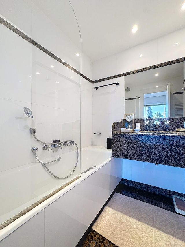 Appartement F4 à vendre - 4 pièces - 135.0 m2 - CANNES - 06 - PROVENCE-ALPES-COTE-D-AZUR - Century 21 Adhère Transactions