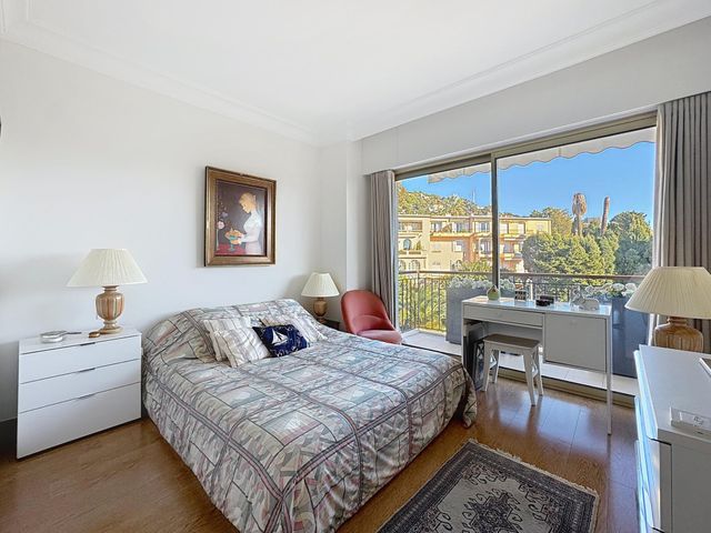 Appartement F4 à vendre - 4 pièces - 135.0 m2 - CANNES - 06 - PROVENCE-ALPES-COTE-D-AZUR - Century 21 Adhère Transactions