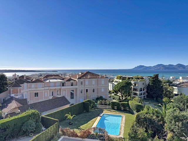 Appartement F4 à vendre - 4 pièces - 135.0 m2 - CANNES - 06 - PROVENCE-ALPES-COTE-D-AZUR - Century 21 Adhère Transactions