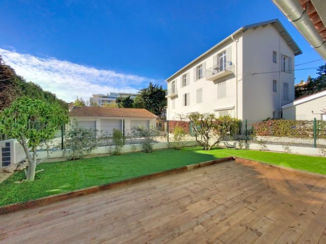 maison à louer - 5 pièces - 106.36 m2 - CANNES - 06 - PROVENCE-ALPES-COTE-D-AZUR - Century 21 Adhère Transactions