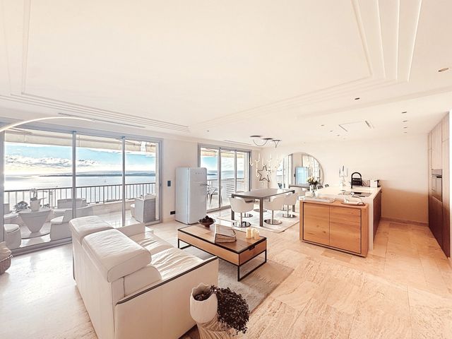 Appartement F3 à vendre - 3 pièces - 92.0 m2 - CANNES - 06 - PROVENCE-ALPES-COTE-D-AZUR - Century 21 Adhère Transactions