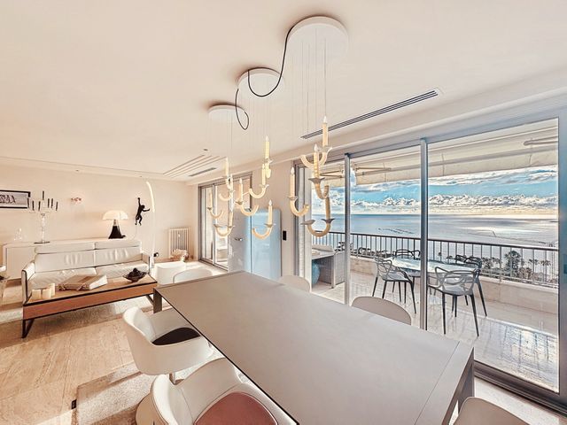 Appartement F3 à vendre - 3 pièces - 92.0 m2 - CANNES - 06 - PROVENCE-ALPES-COTE-D-AZUR - Century 21 Adhère Transactions