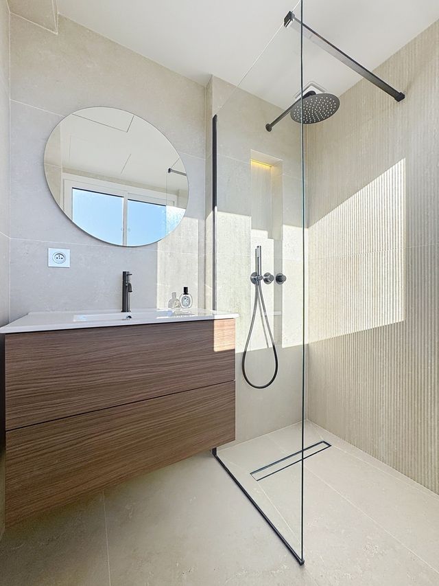 Appartement F3 à vendre - 3 pièces - 64.42 m2 - CANNES - 06 - PROVENCE-ALPES-COTE-D-AZUR - Century 21 Adhère Transactions