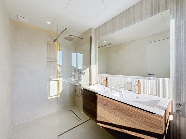 Appartement F3 à vendre - 3 pièces - 64.42 m2 - CANNES - 06 - PROVENCE-ALPES-COTE-D-AZUR - Century 21 Adhère Transactions