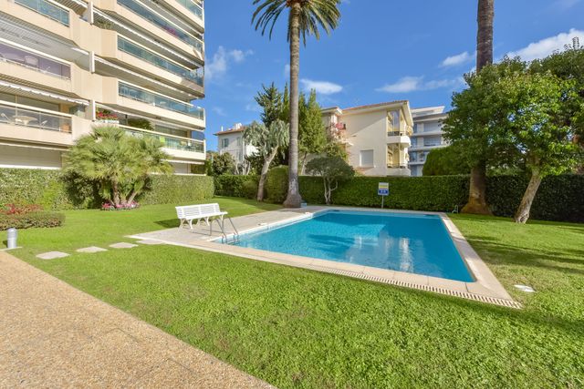 Appartement F4 à louer - 4 pièces - 85.08 m2 - CANNES - 06 - PROVENCE-ALPES-COTE-D-AZUR - Century 21 Adhère Transactions