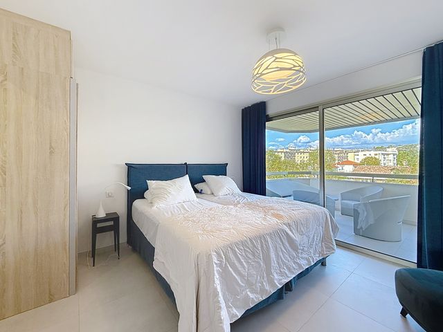 Appartement F4 à louer - 4 pièces - 85.08 m2 - CANNES - 06 - PROVENCE-ALPES-COTE-D-AZUR - Century 21 Adhère Transactions