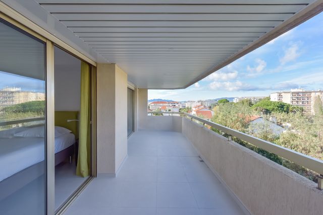 Appartement F4 à louer - 4 pièces - 85.08 m2 - CANNES - 06 - PROVENCE-ALPES-COTE-D-AZUR - Century 21 Adhère Transactions