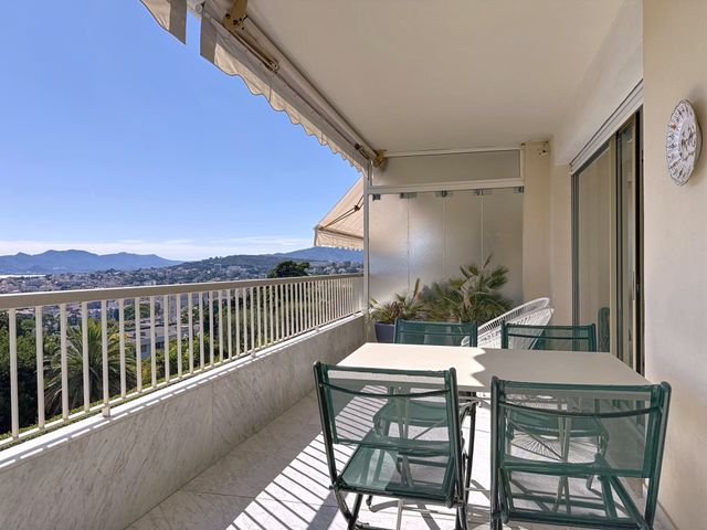 Appartement F3 à louer - 3 pièces - 83.0 m2 - CANNES - 06 - PROVENCE-ALPES-COTE-D-AZUR - Century 21 Adhère Transactions