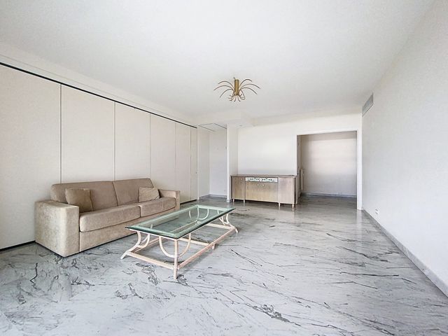 Appartement F3 à louer - 3 pièces - 83.0 m2 - CANNES - 06 - PROVENCE-ALPES-COTE-D-AZUR - Century 21 Adhère Transactions