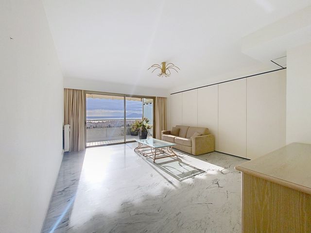 Appartement F3 à louer - 3 pièces - 83.0 m2 - CANNES - 06 - PROVENCE-ALPES-COTE-D-AZUR - Century 21 Adhère Transactions