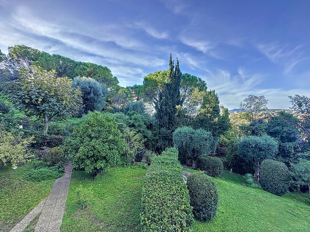 Appartement F3 à louer - 3 pièces - 99.91 m2 - CANNES - 06 - PROVENCE-ALPES-COTE-D-AZUR - Century 21 Adhère Transactions