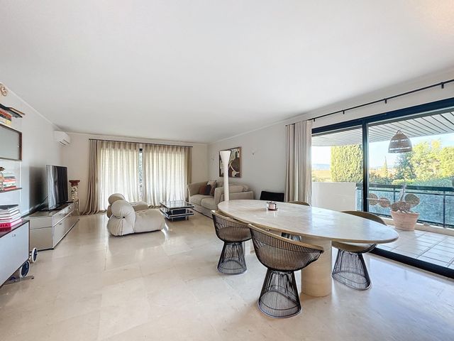 Appartement F3 à louer - 3 pièces - 99.91 m2 - CANNES - 06 - PROVENCE-ALPES-COTE-D-AZUR - Century 21 Adhère Transactions