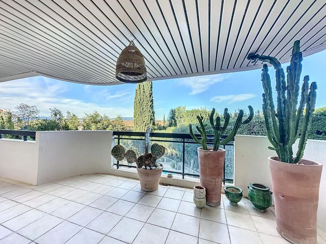 Appartement F3 à louer - 3 pièces - 99.91 m2 - CANNES - 06 - PROVENCE-ALPES-COTE-D-AZUR - Century 21 Adhère Transactions