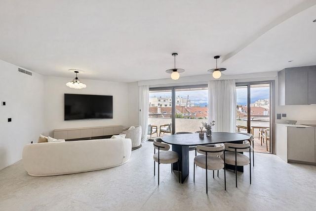 Appartement F4 à vendre - 4 pièces - 83.0 m2 - CANNES - 06 - PROVENCE-ALPES-COTE-D-AZUR - Century 21 Adhère Transactions