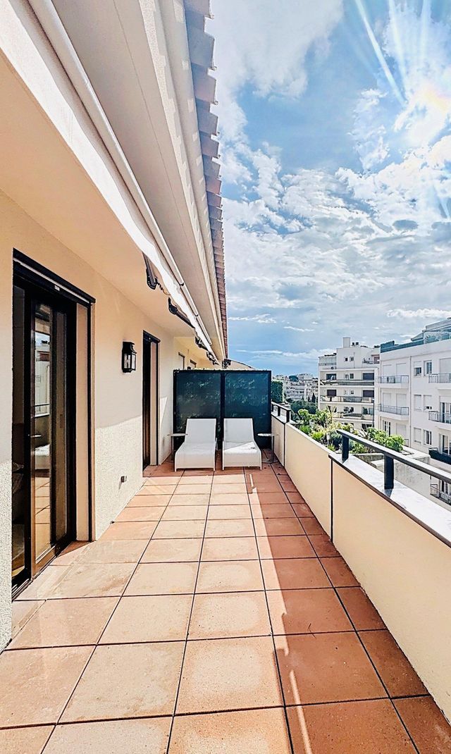 Appartement F4 à vendre - 4 pièces - 83.0 m2 - CANNES - 06 - PROVENCE-ALPES-COTE-D-AZUR - Century 21 Adhère Transactions