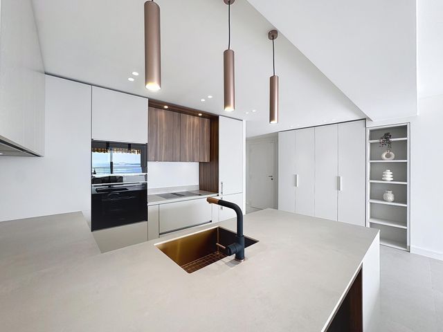 Appartement F4 à vendre - 4 pièces - 98.04 m2 - CANNES - 06 - PROVENCE-ALPES-COTE-D-AZUR - Century 21 Adhère Transactions