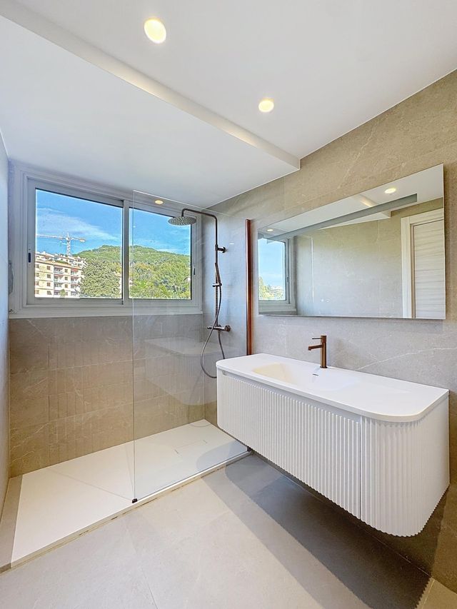 Appartement F4 à vendre - 4 pièces - 98.04 m2 - CANNES - 06 - PROVENCE-ALPES-COTE-D-AZUR - Century 21 Adhère Transactions