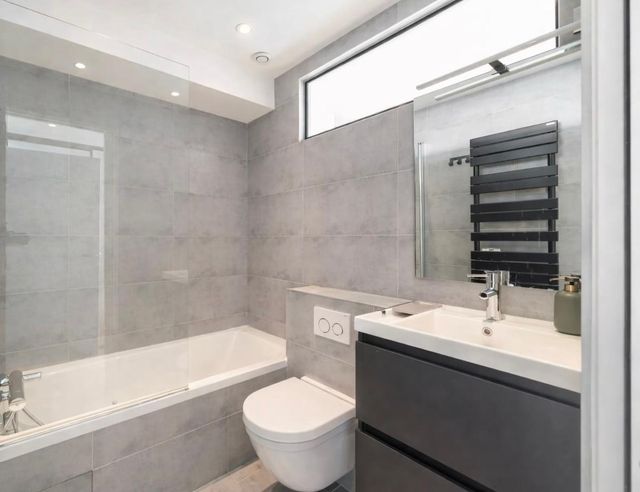 Appartement F3 à vendre - 3 pièces - 116.87 m2 - CANNES - 06 - PROVENCE-ALPES-COTE-D-AZUR - Century 21 Adhère Transactions