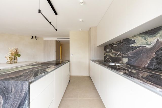 Appartement F4 à vendre - 4 pièces - 113.18 m2 - CANNES - 06 - PROVENCE-ALPES-COTE-D-AZUR - Century 21 Adhère Transactions