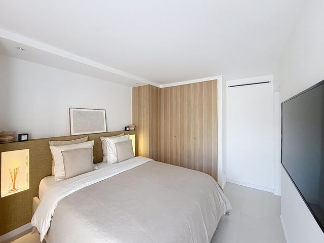 Appartement F3 à vendre - 3 pièces - 72.0 m2 - CANNES LA BOCCA - 06 - PROVENCE-ALPES-COTE-D-AZUR - Century 21 Adhère Transactions