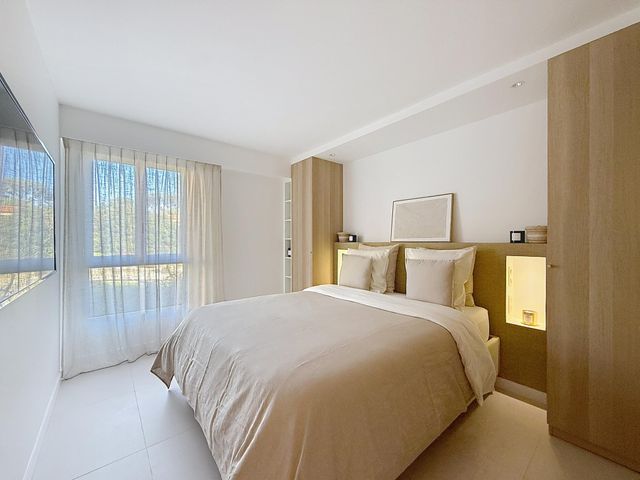 Appartement F3 à vendre - 3 pièces - 72.0 m2 - CANNES LA BOCCA - 06 - PROVENCE-ALPES-COTE-D-AZUR - Century 21 Adhère Transactions