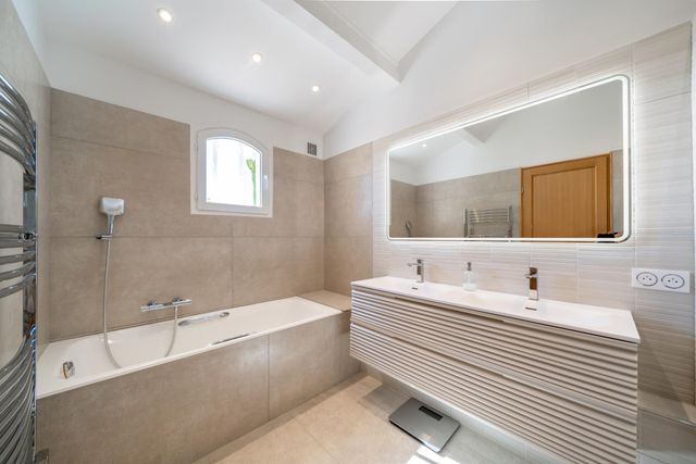 maison à vendre - 5 pièces - 183.0 m2 - CANNES - 06 - PROVENCE-ALPES-COTE-D-AZUR - Century 21 Adhère Transactions