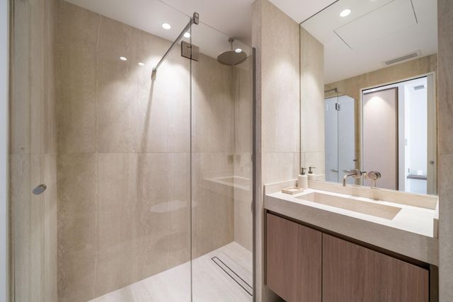 Appartement F3 à vendre - 3 pièces - 83.65 m2 - CANNES - 06 - PROVENCE-ALPES-COTE-D-AZUR - Century 21 Adhère Transactions