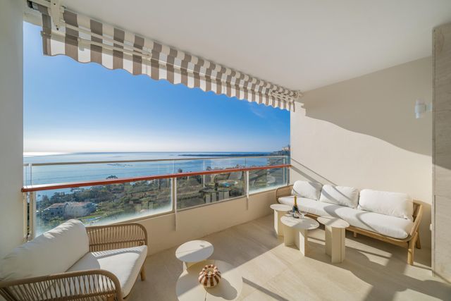 Appartement F3 à vendre - 3 pièces - 83.65 m2 - CANNES - 06 - PROVENCE-ALPES-COTE-D-AZUR - Century 21 Adhère Transactions