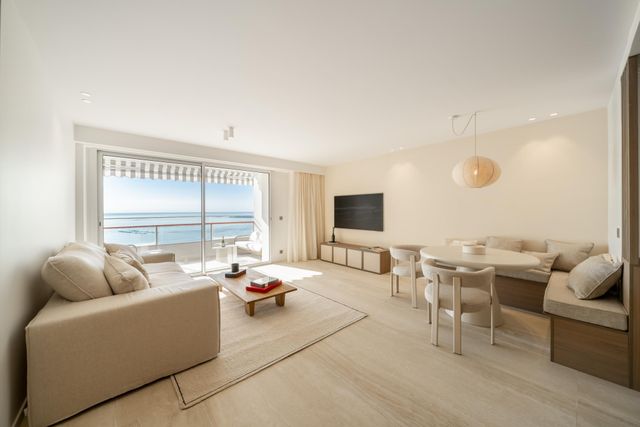Appartement F3 à vendre - 3 pièces - 83.65 m2 - CANNES - 06 - PROVENCE-ALPES-COTE-D-AZUR - Century 21 Adhère Transactions