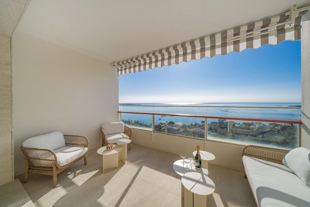 Appartement F3 à vendre - 3 pièces - 83.65 m2 - CANNES - 06 - PROVENCE-ALPES-COTE-D-AZUR - Century 21 Adhère Transactions