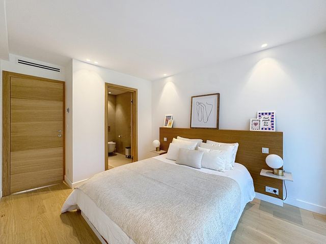 Appartement F2 à vendre - 2 pièces - 61.3 m2 - CANNES - 06 - PROVENCE-ALPES-COTE-D-AZUR - Century 21 Adhère Transactions