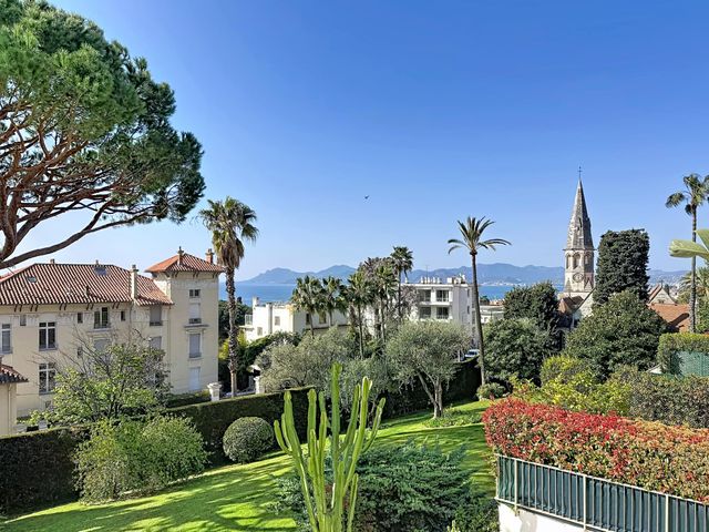 Appartement F2 à vendre - 2 pièces - 61.3 m2 - CANNES - 06 - PROVENCE-ALPES-COTE-D-AZUR - Century 21 Adhère Transactions