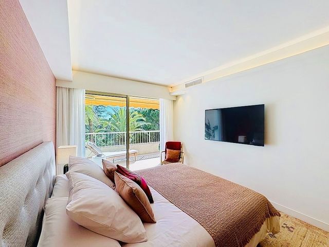 Appartement F3 à vendre - 3 pièces - 98.18 m2 - CANNES - 06 - PROVENCE-ALPES-COTE-D-AZUR - Century 21 Adhère Transactions