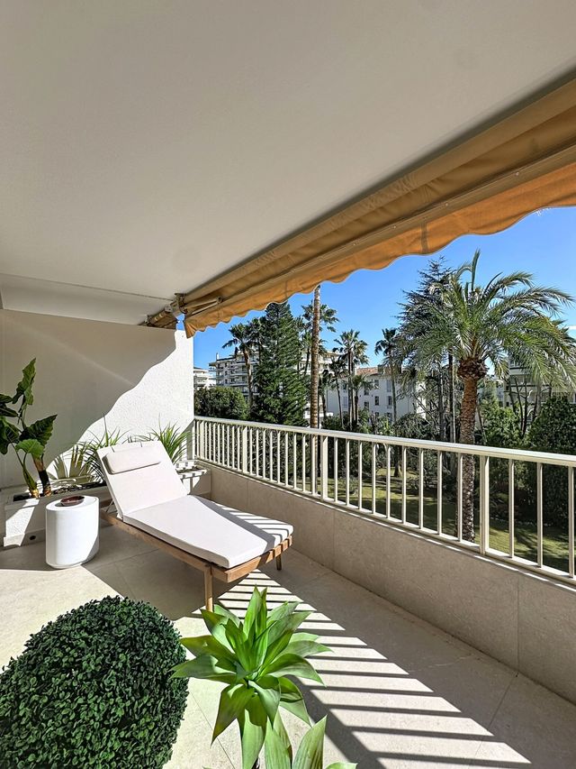 Appartement F3 à vendre - 3 pièces - 98.18 m2 - CANNES - 06 - PROVENCE-ALPES-COTE-D-AZUR - Century 21 Adhère Transactions