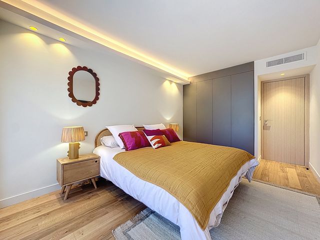 Appartement F3 à vendre - 3 pièces - 98.18 m2 - CANNES - 06 - PROVENCE-ALPES-COTE-D-AZUR - Century 21 Adhère Transactions