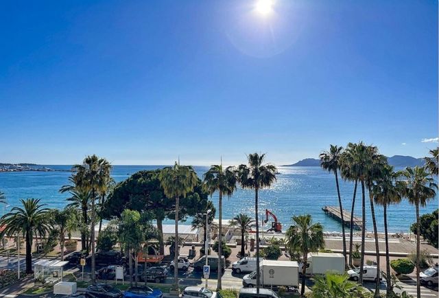 Appartement F3 à vendre - 3 pièces - 78.0 m2 - CANNES - 06 - PROVENCE-ALPES-COTE-D-AZUR - Century 21 Adhère Transactions